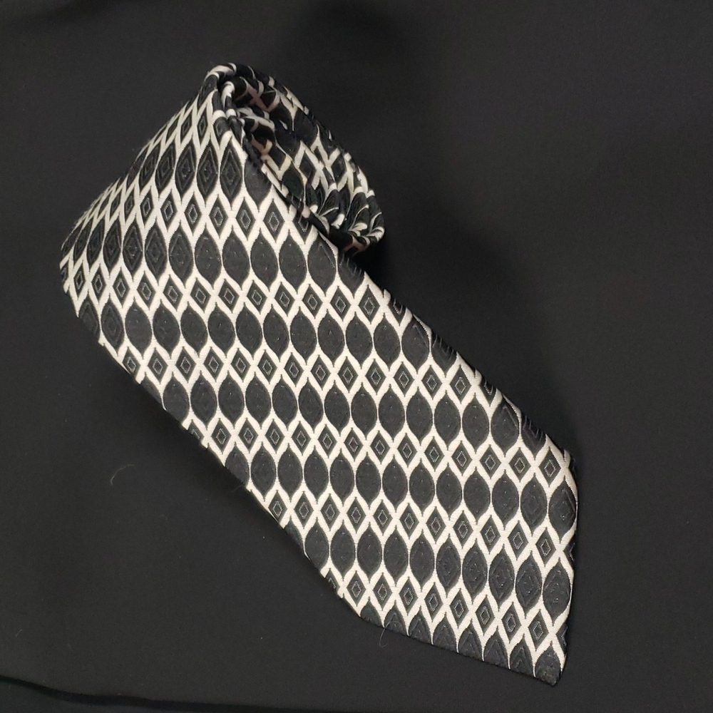 Vintage Wemlon by Wembley Vertical Diamond Patterned Stripes 4" Wide Necktie - Picture 10 of 10